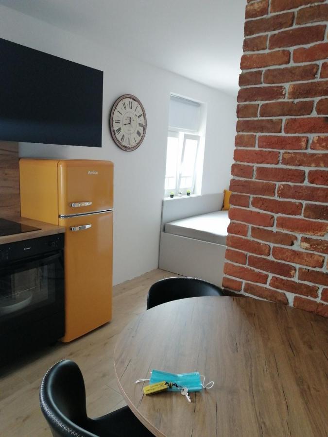 Evita Studio Apartment 카를로바츠 외부 사진