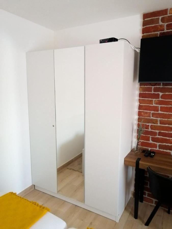 Evita Studio Apartment 카를로바츠 외부 사진
