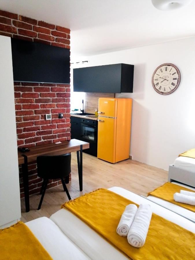 Evita Studio Apartment 카를로바츠 외부 사진