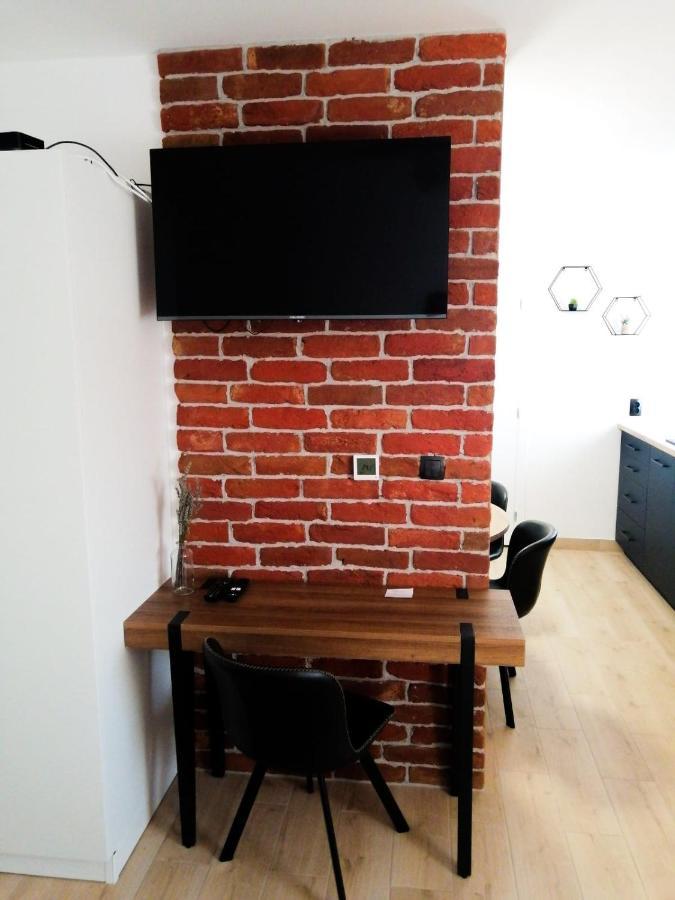 Evita Studio Apartment 카를로바츠 외부 사진