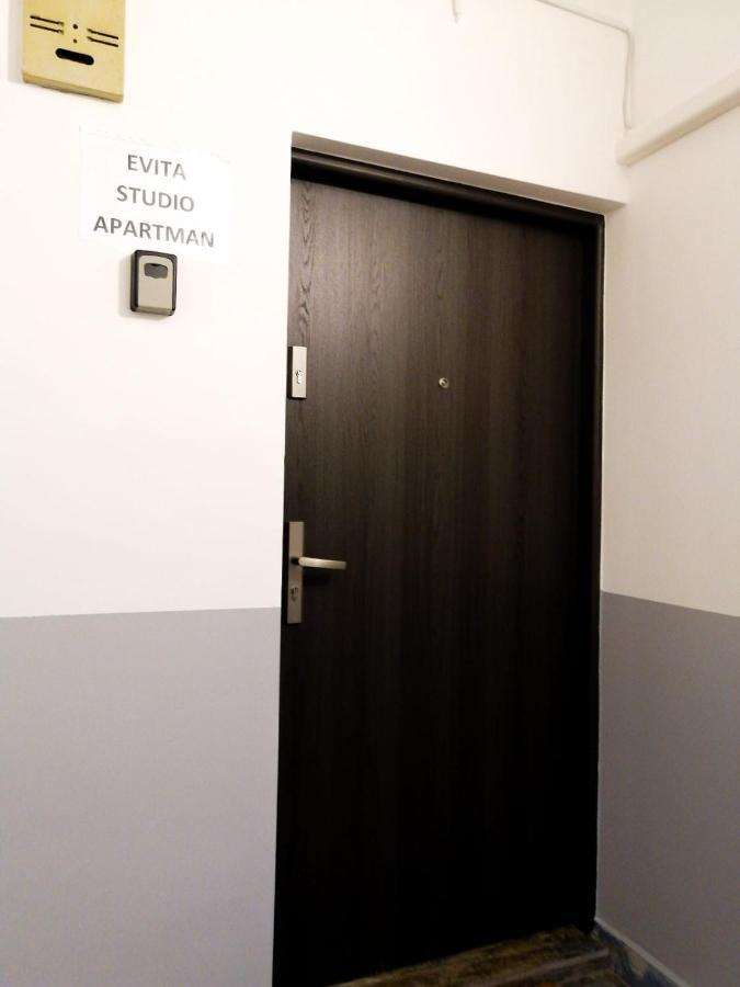 Evita Studio Apartment 카를로바츠 외부 사진